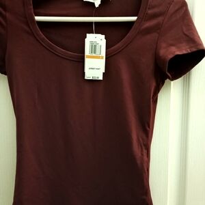 NWT hippie Rose Size Small, Red T-shirt, Jersey knit